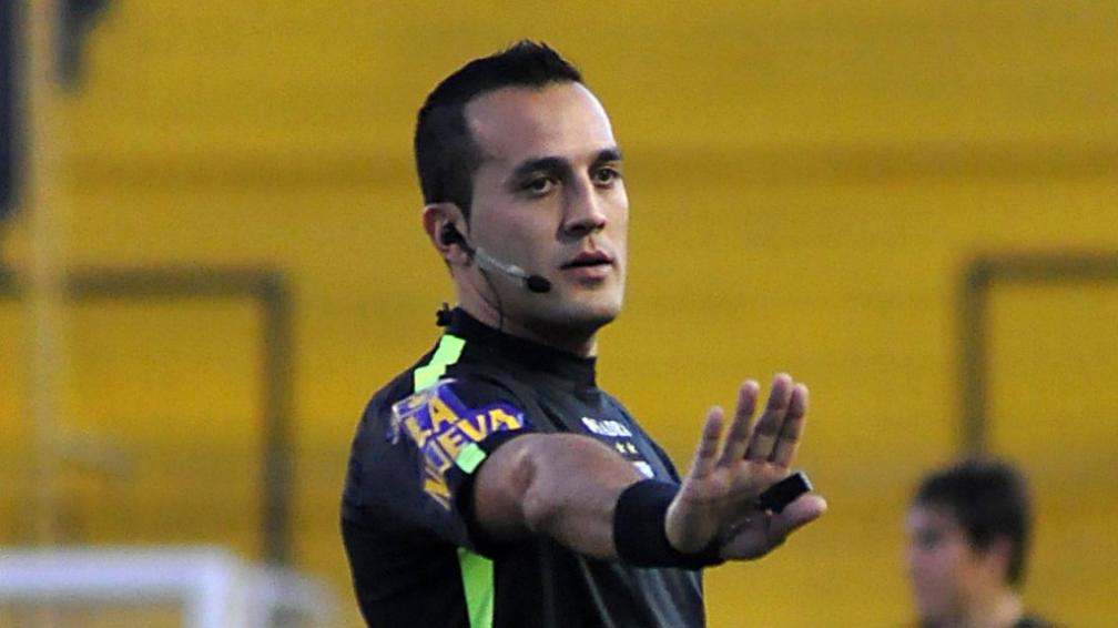 Fernando Espinoza, será el Árbitro de Colón