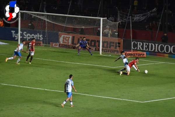 Colón no cambia el chip y perdió su tercer partido consecutivo