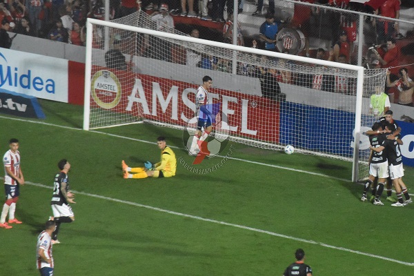 Unión perdió con Palestino y quedó al borde de la eliminación
