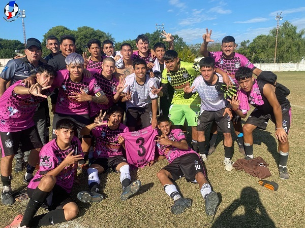 Los Juveniles 0 - Deportivo Santa Rosa 1.