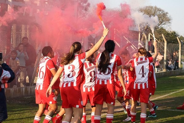 Unión ganó el clásico femenino y el título del Apertura