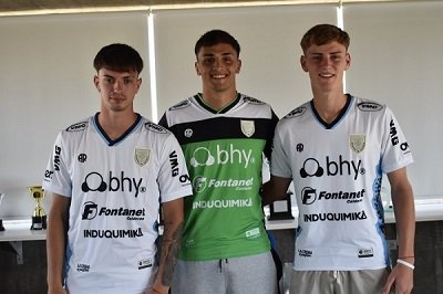 Primer contrato para tres juveniles en la Crema