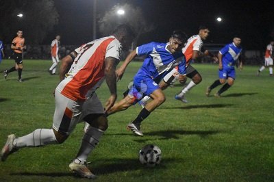 Defensores venció a Huracán y Cosmos a Nobleza